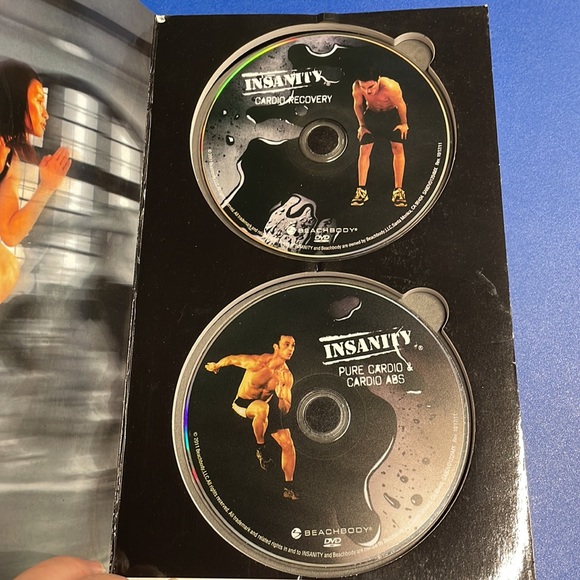 Insanity Workout DVD set - Picture 2 of 7